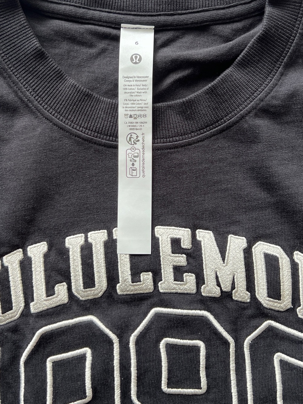 RARE Lululemon Relaxed-Fit Cotton Jersey T-Shirt Graphic Black - Size 6 (Small) - Picture 3 of 3